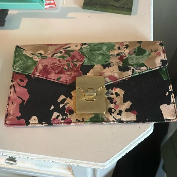 Gorgeous envelope purse. Purchased at Talbots - Picture 1 of 4